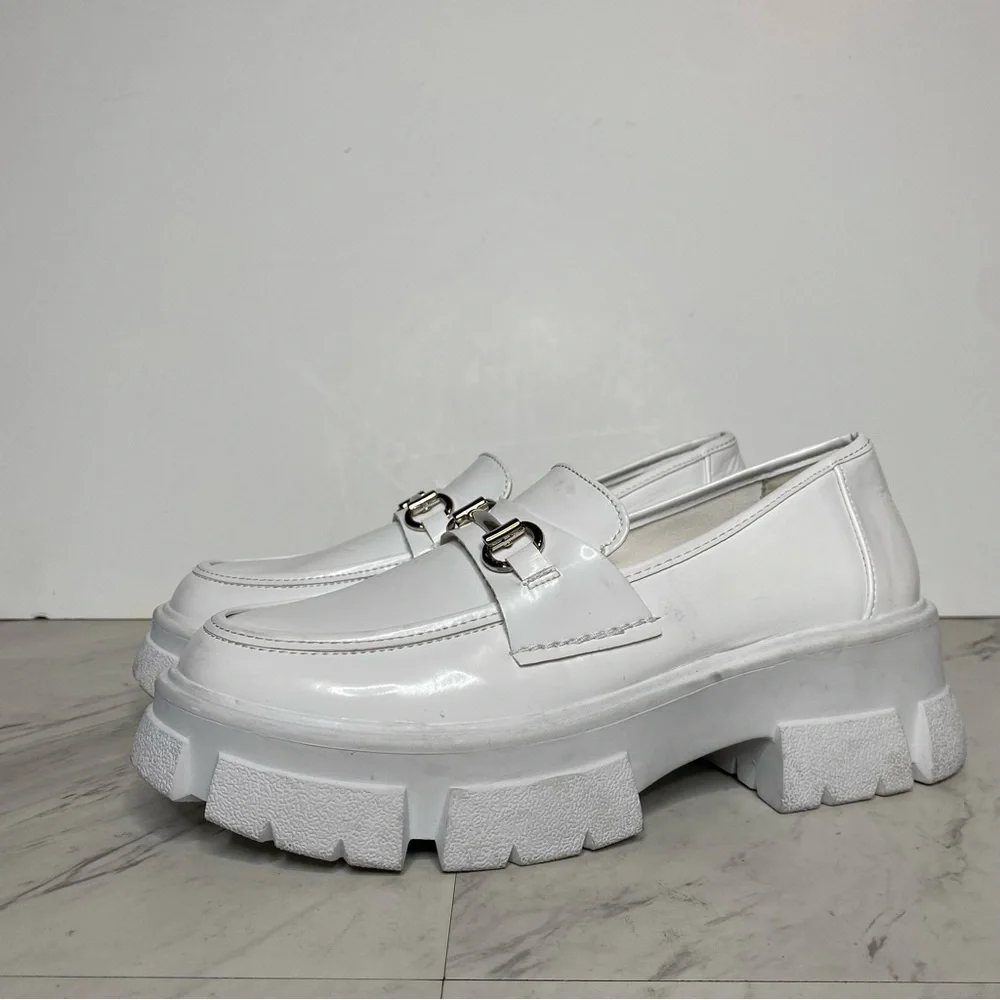 Steve Madden Trifecta Lug Sole Platform White Loafer 9 1/2